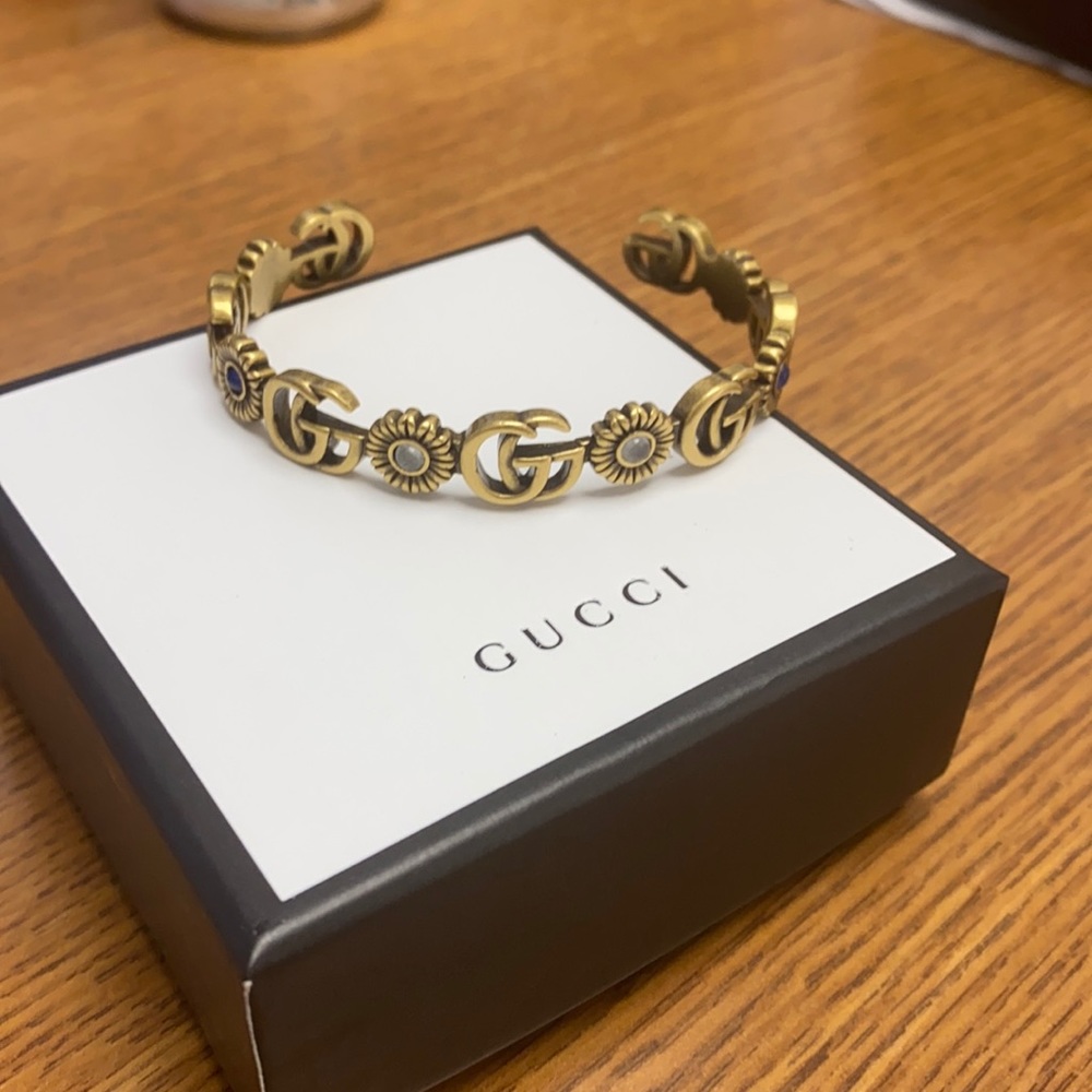 Gucci bracelet or bangle